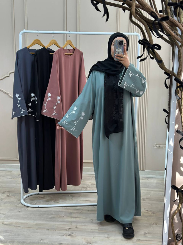 مانتو عبایی کرپ ندا مازراتی