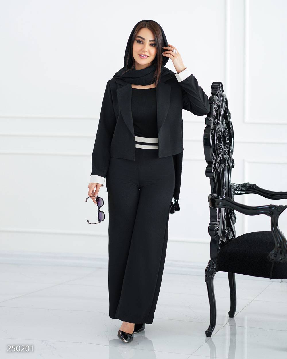 کراپ شلوار مجلسی زنانه کد۲۵۰۲