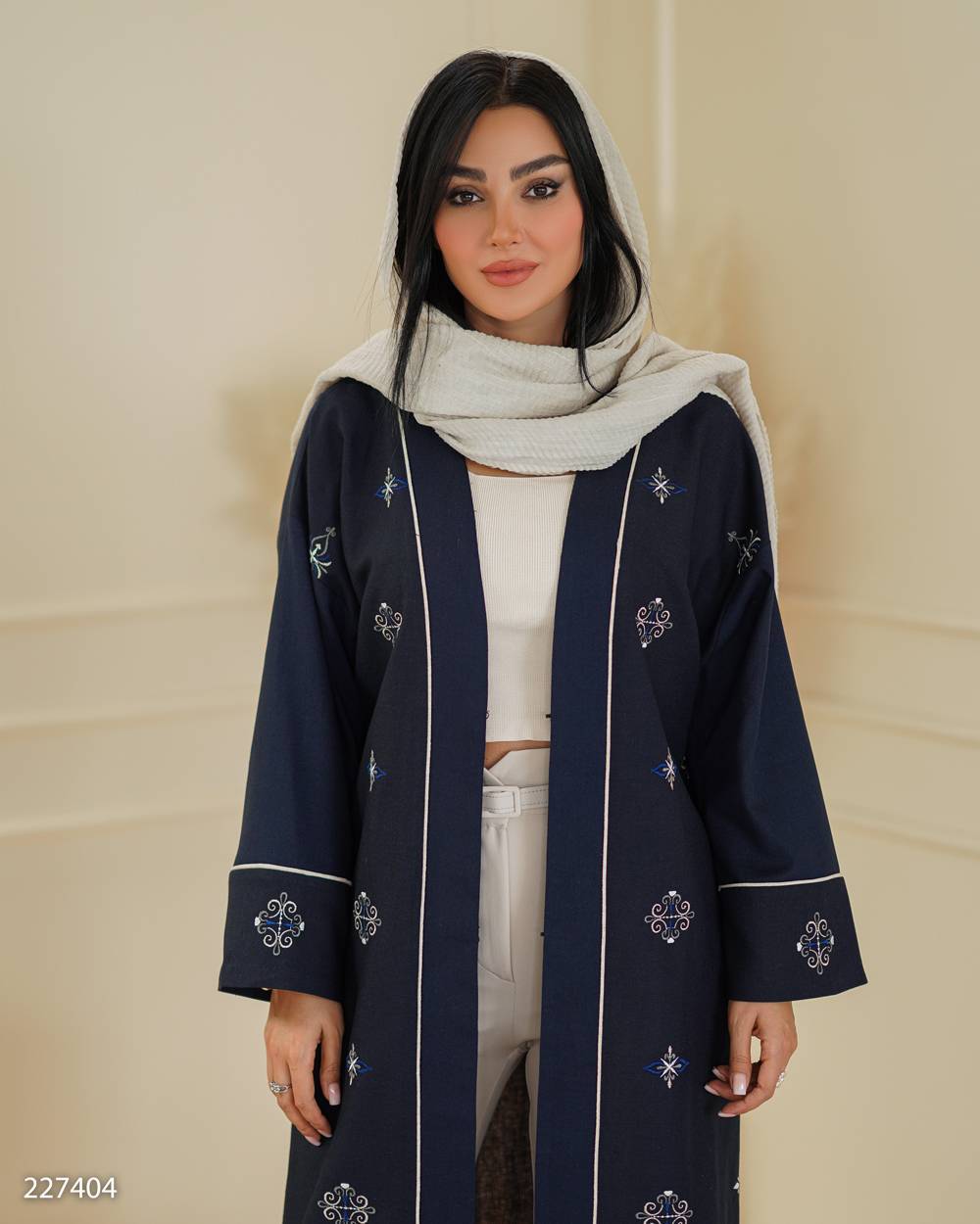 مانتو بلند مجلسی زنانه کد۲۲۷۴ سایز بزرگم دارد